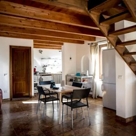 Charming Retreat In San Savino Lägenhet