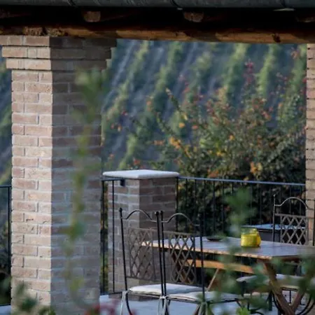 Charming Retreat In San Savino *